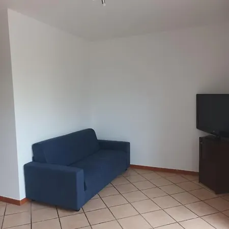 Airport And Sea Holiday home *