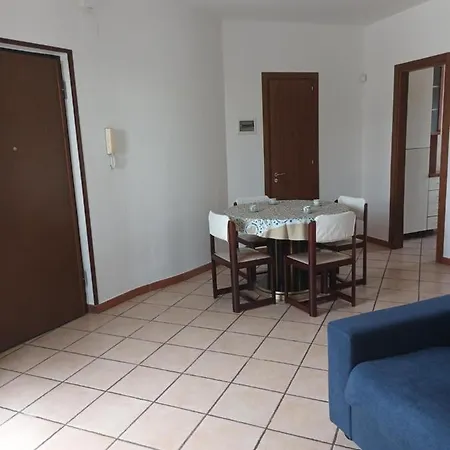 Airport And Sea Holiday home
